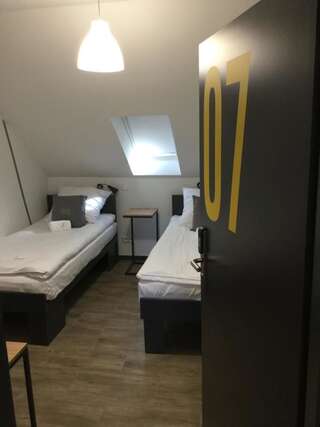 Отели эконом-класса Kimanoclegi Ополе Двухместный номер с 2 отдельными кроватями и собственной ванной комнатой-4